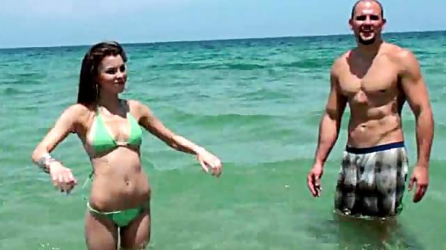 Beach Guy Gets To Fuck Mary Jane