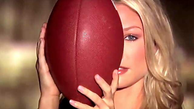 Kelly Carrington wants to play american football naked