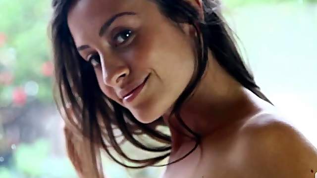 Aurora Maria Shows Us Her Italian Beauty Up Close