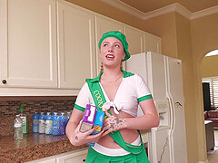 Naughty sales girl Dixie Lynn enjoys while having a wild sex