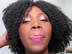 KIARA HOT gets eaten out and she returns the favor with a blowjob until Allan Chocolate bust a nut