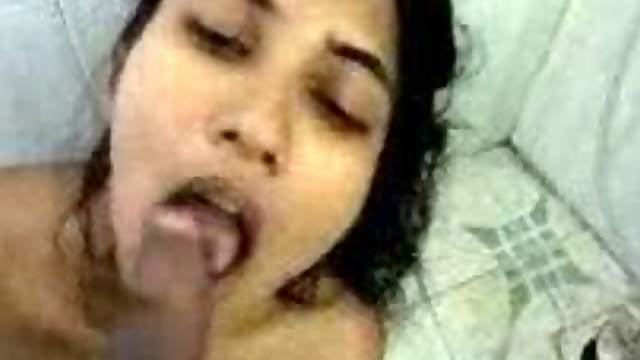 Amateur Indian girl gives a blowjob in a bathroom