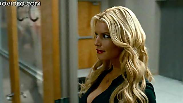 Jessica Simpson May Be Dumb But Is Insanely Hot