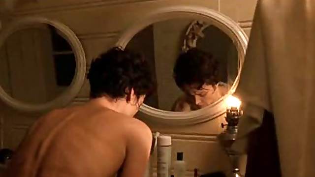 Sigourney Weaver Naked in the Bathroom