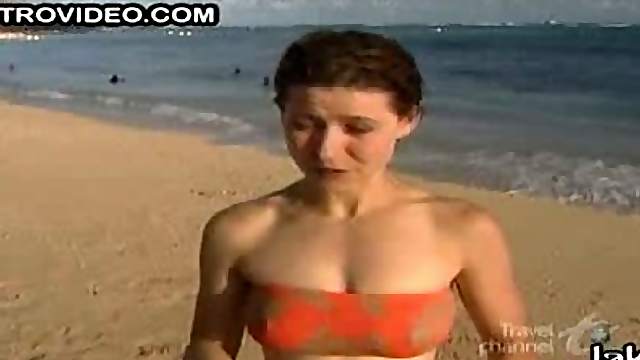 Sensual Blonde MILF Samantha Brown Wearing a Sexy Bikini