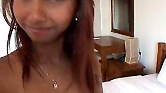 Sexy Indian Teen With a Hot Round Booty Gets Fucked and Creampied
