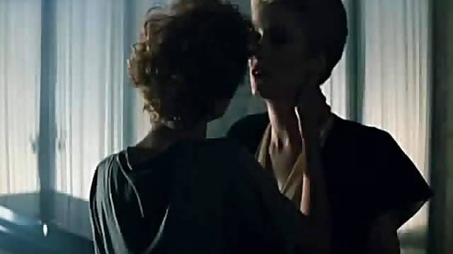 Deathly Lesbian Kiss with Catherine Deneuve and Susan Sarandon