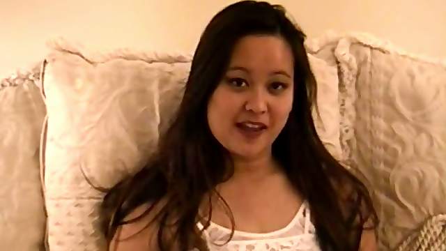 Chubby Asian chick is jumping on her man