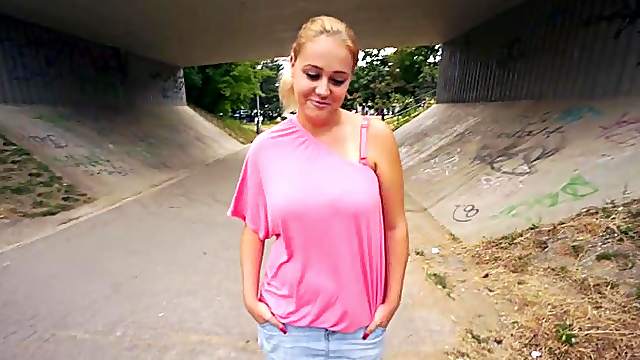 Huge tittied Paris Sweet gets nailed in the street