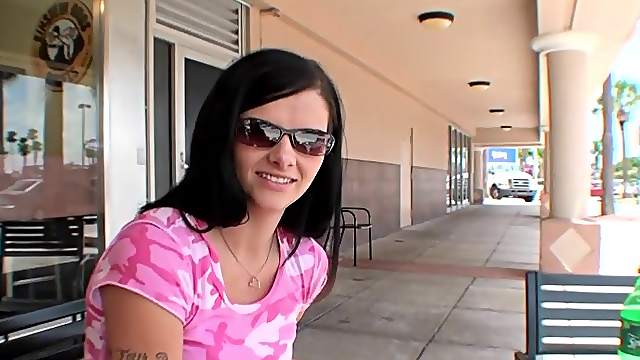 Amber Leah gets her pierced pussy fingered and fucked