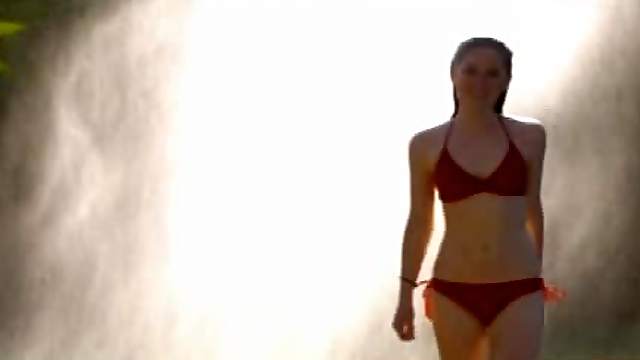 Hot Babe Stephanie Sherrin Looking Sexy Coming Off The Pool