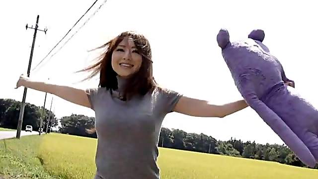 Akiho Yoshizawa gets toyed and fingered in a bus