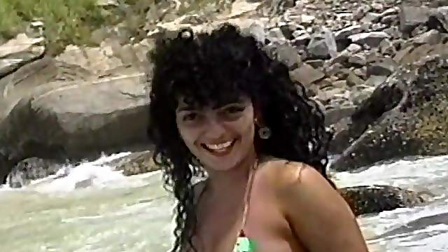 Latina amateur babe getting pounded hardcore in an outdoors scene