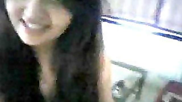 Turkish Babe Show Her Perky Boobs To The Camera