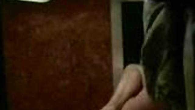 Amateur guy fucks his wife's pussy in missionary pose