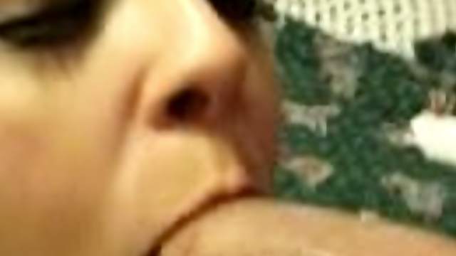 Insatiable amateur bitch sucks her man's boner in homemade video