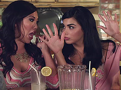 London Keyes brought some refreshing lemonades for a fuck
