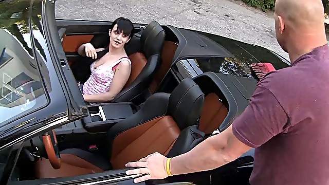 A hot brunette teen gets fucked hard outdoors in a car