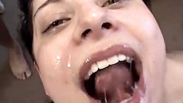 Busty amateur teen girlfriend homemade gangbang with bukkake