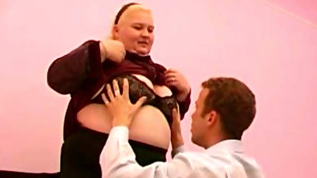 BBW housewife stops ironing so she can get laid by hard thrusts