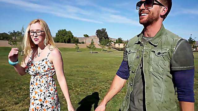 He meets a sexy girl at the park, takes her home and fucks her