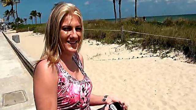 Hot Sex With A Bootylicious Blonde In Reality Porn Scene