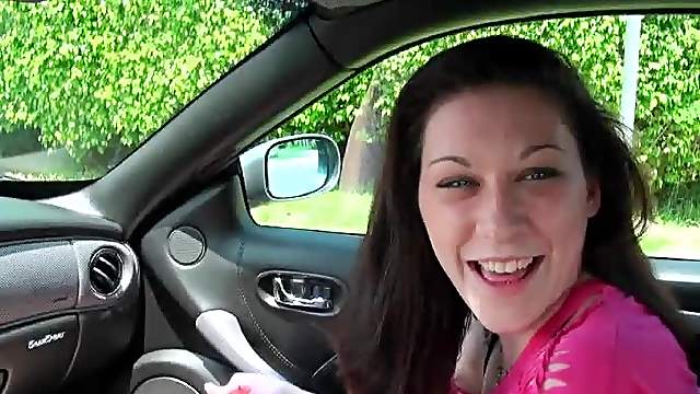 Kinky Brunette Gets Her Pussy Fucked Deep
