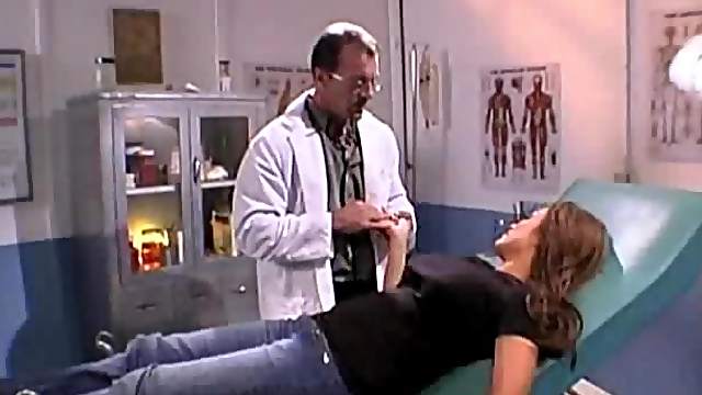 Fake tits model juicy pussy licked by horny doctor