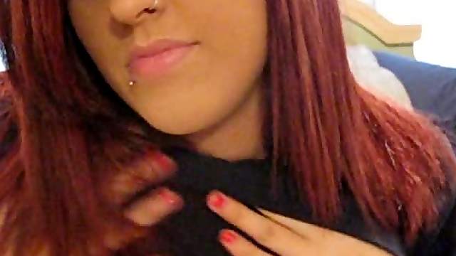 Kinky Teen babe Shows Her Ass and Tits For the Camera