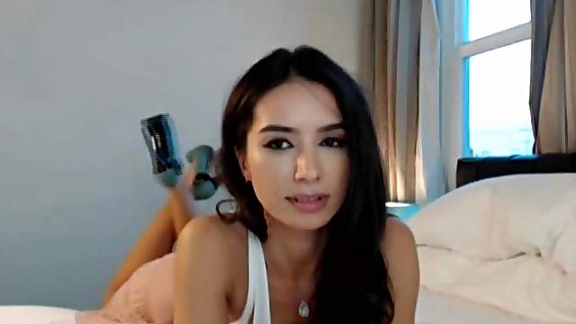 Sexy Hot Babe Get Strip and Masturbate on Cam