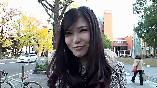 Stunning Anri Okita gets frisky in a car with a dick