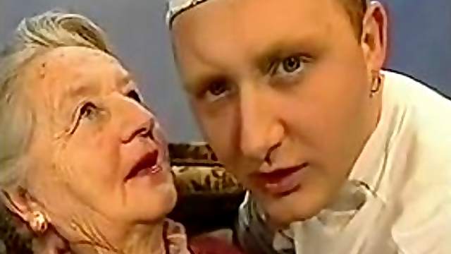 Granny french kissing