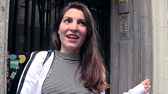 Coal stud Amunike and Cloe Díaz get naked and start having fun