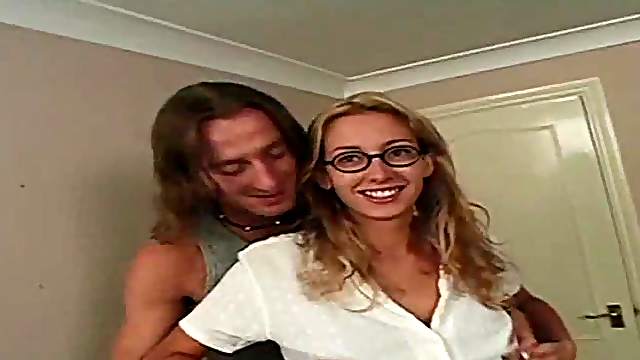 Tracy is MILF who know everything about sex