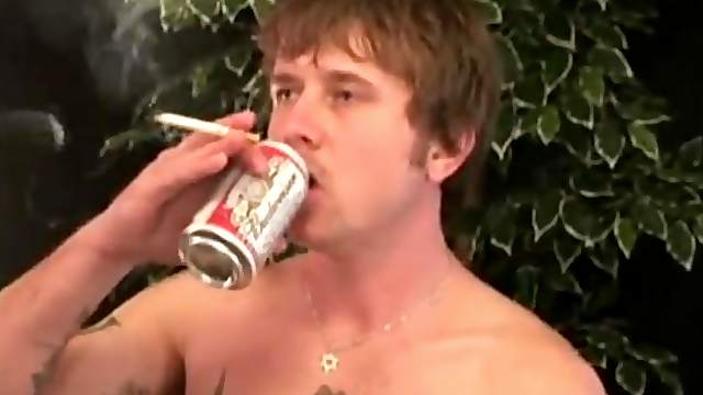Mature Chris wants to suck a really big dick.