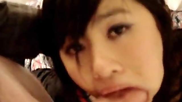 Cute little Asian  to do deepthroat