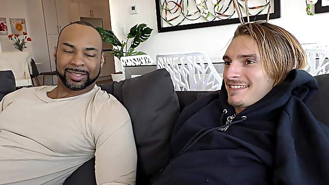 Excited gay Derrick Lynch blowing Ray Diesel and having fun