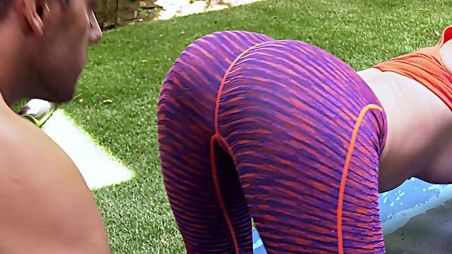 Chloe Scott lets her fuck buddy Ramon Nomar take her twat on the grass