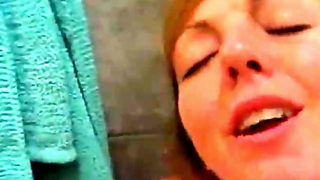 Chick talking dirty and masturbating