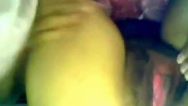 SEXY INDIAN GIRL ON WEBCAM PLAYING