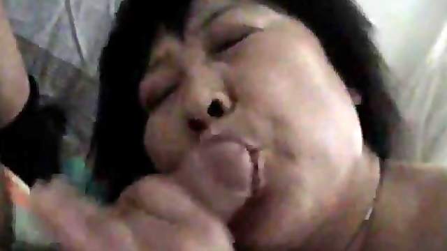 Mature Chinese wife fucking and sucking big cock