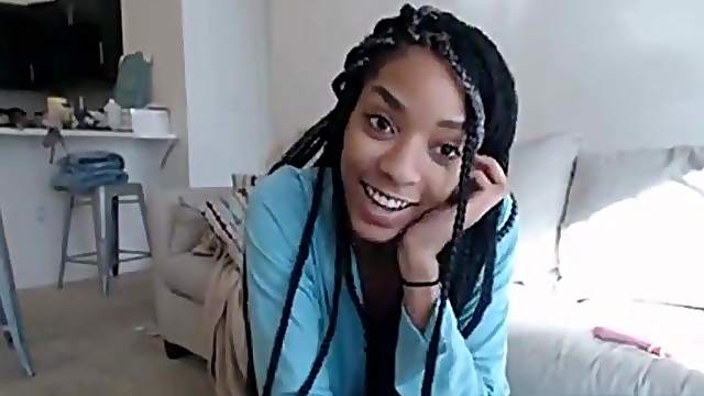 Sexy ebony masturbating on cam