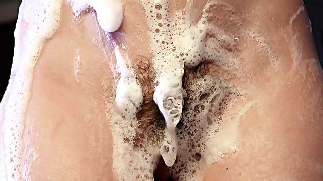 Pretty Dolly Leigh gets her wet cunt pounded on the floor