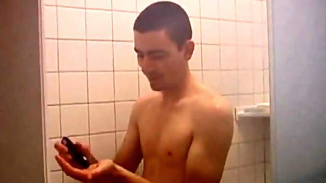 Amateur Dan Shower Jacking
