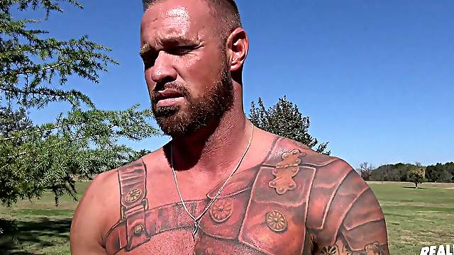 Blonde bearded gay dude picked up and fucked in the park