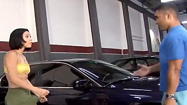 Brunette teen Erika Martinelli swallows her car repair mans cum