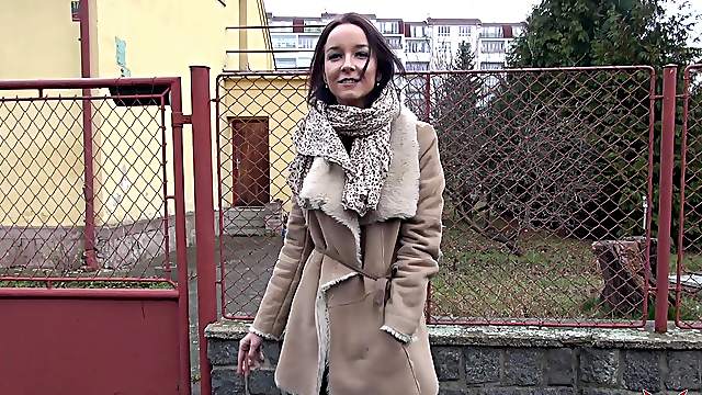 Brunette teen babe Francys deepthroats and swallows cum in a car