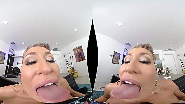 Short haired babe Ryan Keely gets talked into fucking in POV