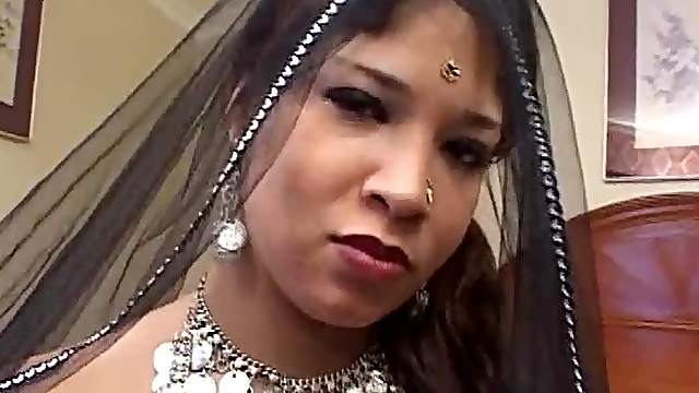 Sexy Indian whore ends up with the biggest creampie!