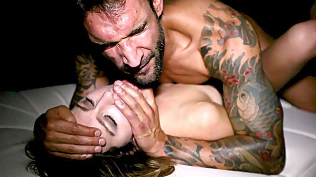 Hardcore on on one outdoors action with hot Avery Moon
